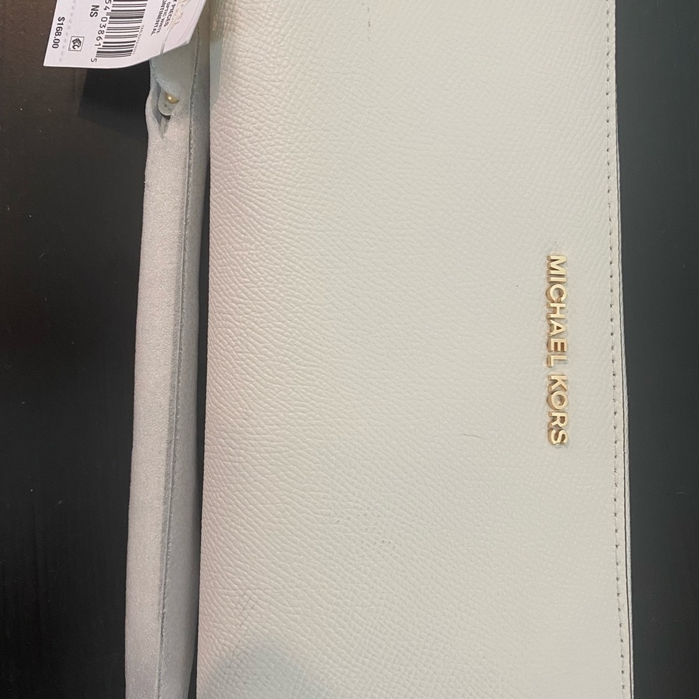 Money Pieces Travel Continental Wallet